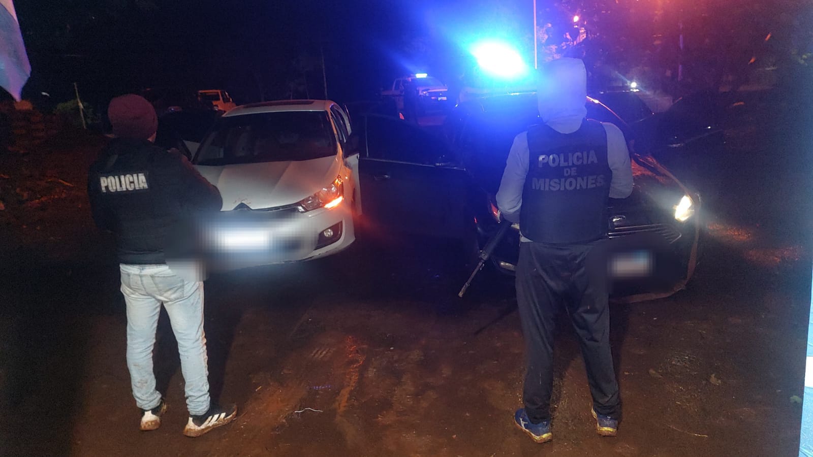 Secuestraron autos robados con $100 millones en cigarrillos de contrabando en Pozo Azul